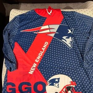 Patriots Graphic Hoodie in Red and Blue